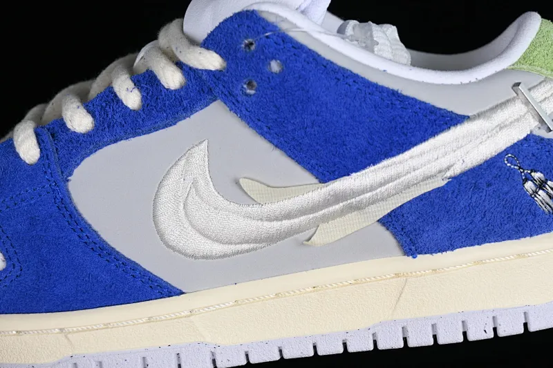 All categories Nk SB Dunk series Nk SB Dunk Low low-top sneakers F version Fly Streetwear x Nk SB Dunk Low joint model SB dunk series low-top casual sports skateboard shoes DQ5130-400
